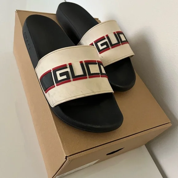 Gucci Sandals - Picture 1 of 7
